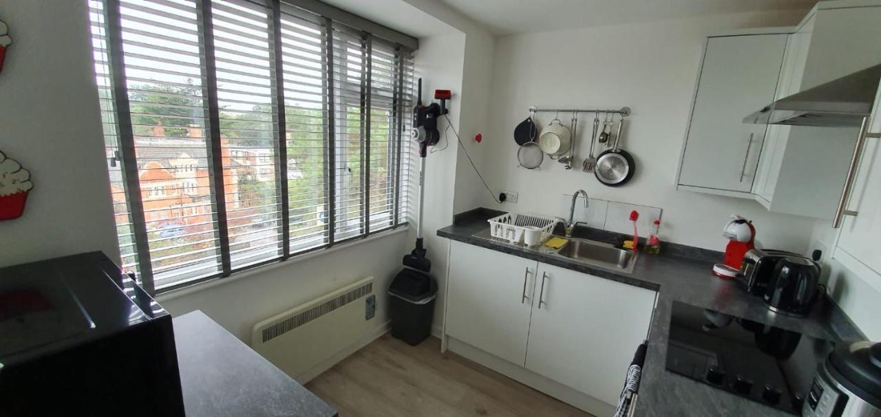 Palm Court Apartment Bournemouth Bagian luar foto
